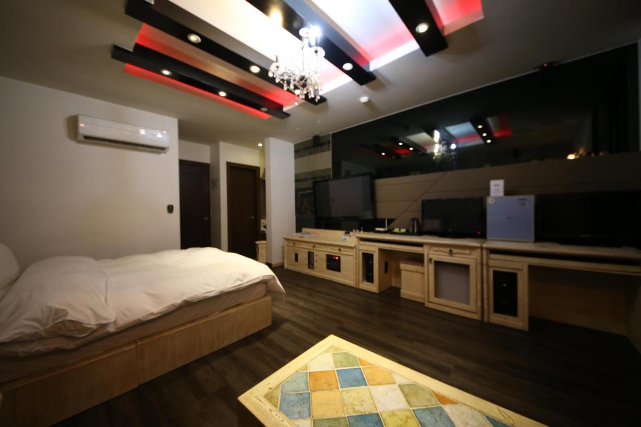 Dubai Hotel Daejeon Exterior foto