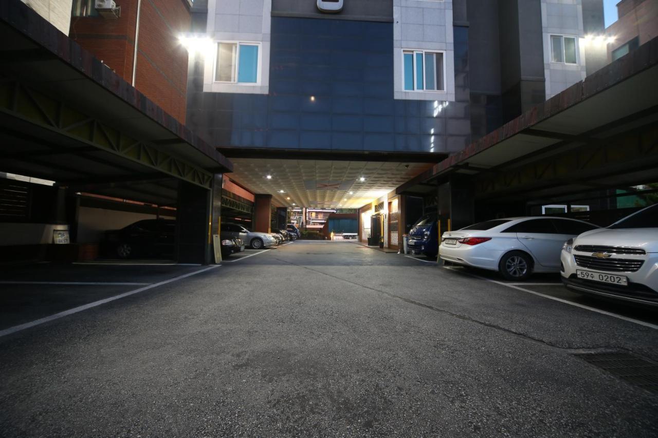 Dubai Hotel Daejeon Exterior foto